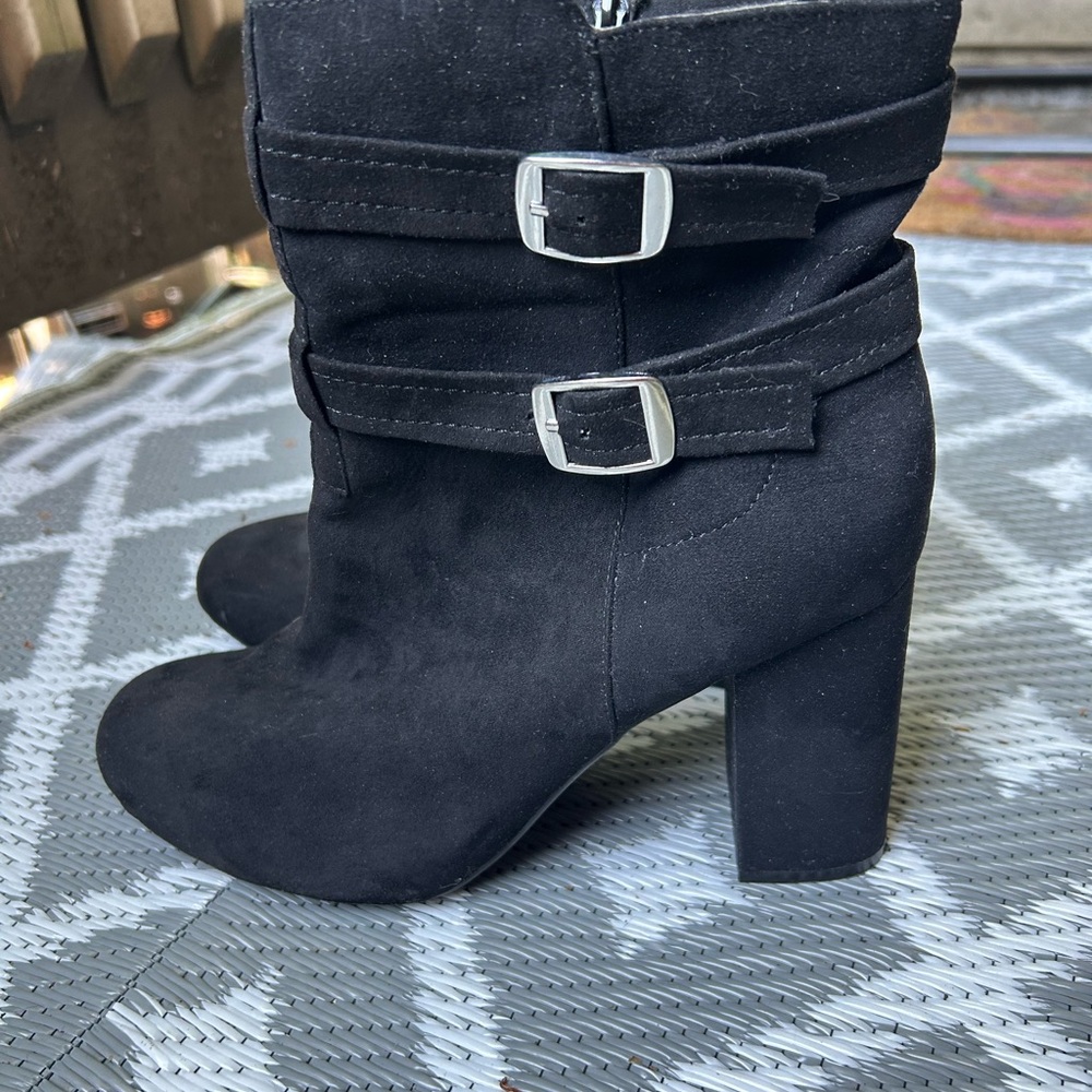 🍉Sz 10 Christian Siriano Black Heeled Faux Suede Boots with Silver Buckles